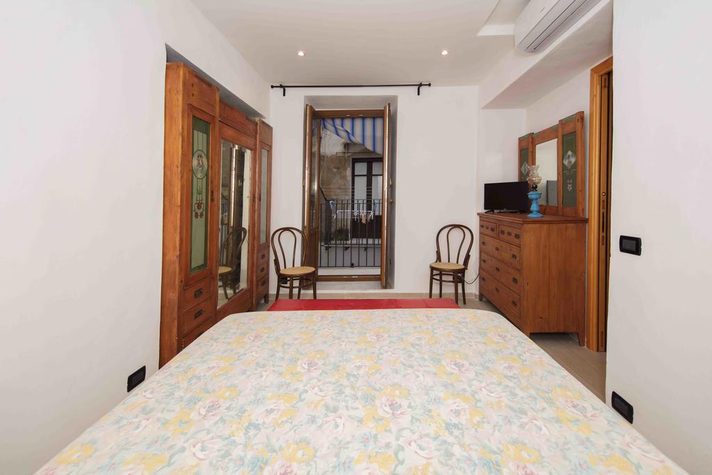 Gioeni 23 Apartment เชฟาลู ภายนอก รูปภาพ