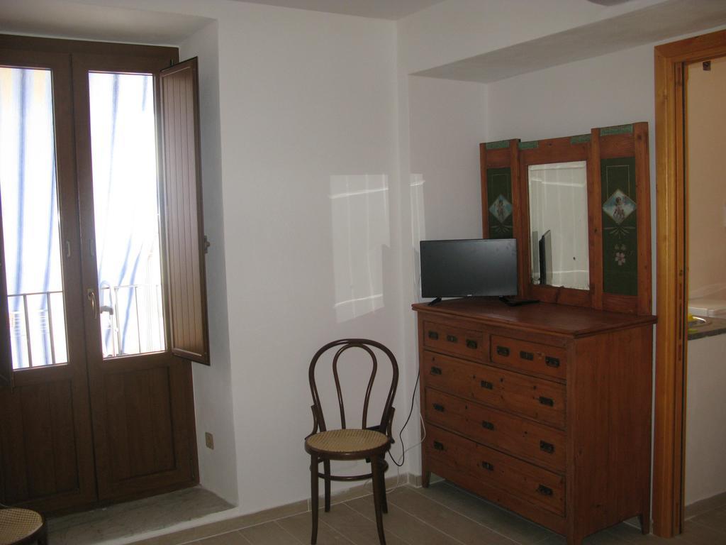Gioeni 23 Apartment เชฟาลู ภายนอก รูปภาพ